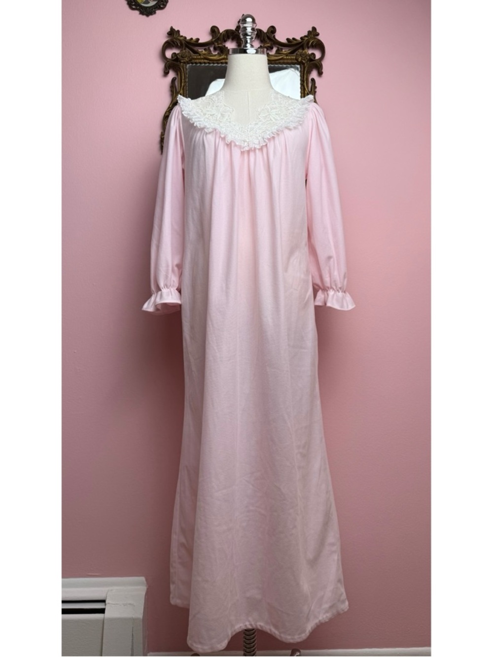 Vintage 90s Pastel Pink Lace Long Sleeve Nightgown Small
